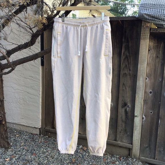 Nike standard issue training pants medium beige sweatpants joggers dri-fit - Picture 1 of 8